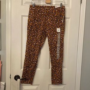 Old navy pixie pants ankle length cheetah leopard animal print